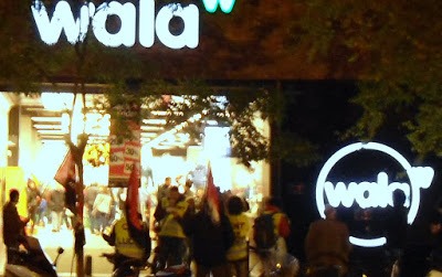 Concentración en WALA Barcelona